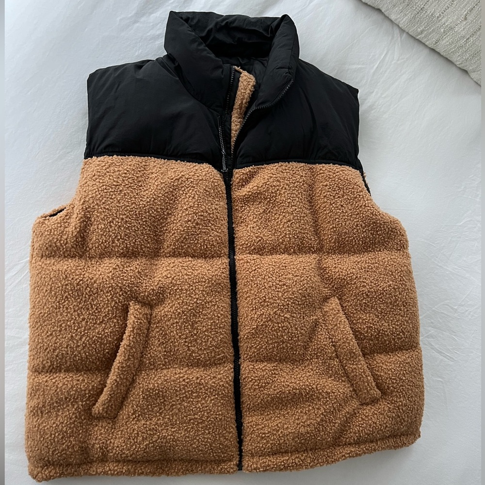 Wild Fable Teddy Puffer Vest